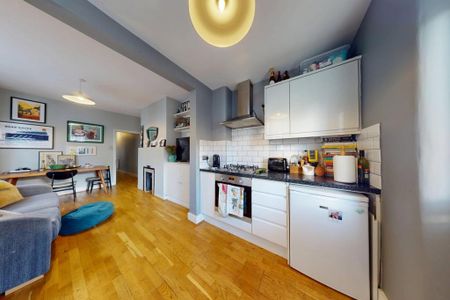 2 bedroom flat to rent - Photo 3