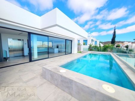 4 room luxury Villa for rent in Roque del Conde, Adeje, Canary Islands - Photo 4