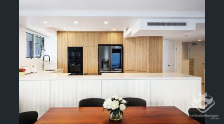 FULLY RENOVATED MODERN HIGH LEVEL APARTMENT WITH PANORAMIC OCEAN VIEWS - Photo 2