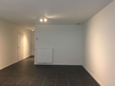 Gelijkvloers appartement met 2 slpk, terras en autostaanplaats - Foto 5