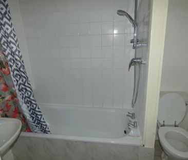 2 bed flat to rent in Rothbury Terrace, Heaton - Photo 6