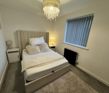 2 bedroom end of terrace house to rent - Photo 3