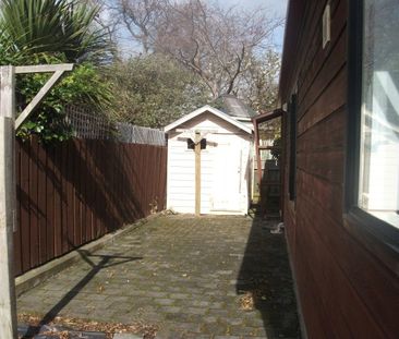 PETONE LIVING - Photo 6