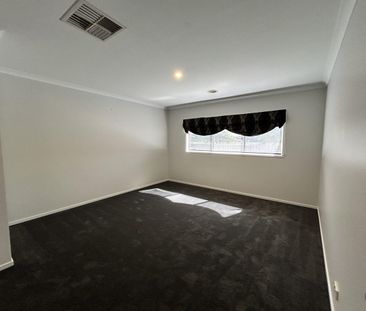 Peaceful Family Home - Photo 2