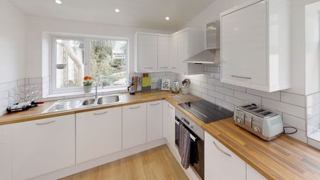 Double Room-Gloucester Road- Close to Hospital! - Photo 3