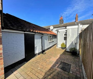 2 bedroom terraced house to rent - Photo 1