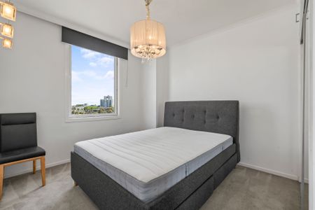 Sunlit Corner Apartment in Southbank's Arts Precinct - Photo 5