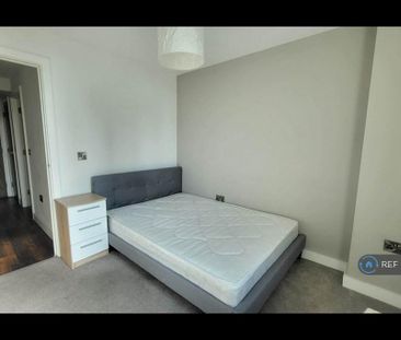 2 bedroom flat to rent - Photo 2