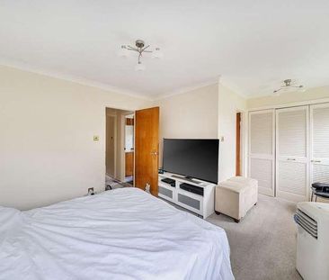 Hawkhurst, Cobham, Surrey, KT11 - Photo 3