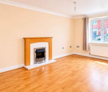 4 bedroom detached house to rent - Photo 1