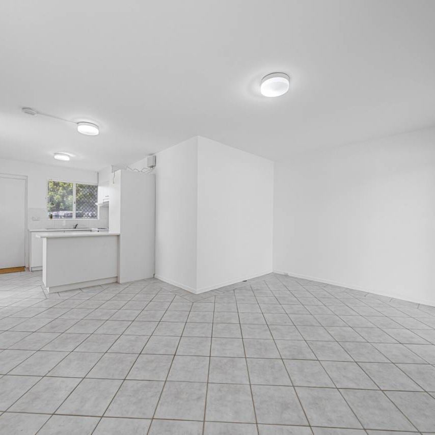 Lovely Ground Floor Apartment!! - Photo 1