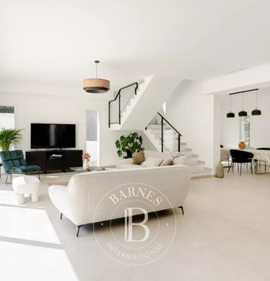 Maison • Exterieurs - Photo 1