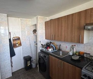Room in a Shared House, Palmers Road, N11 - Photo 2