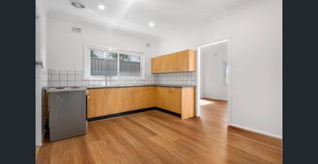 Generous Family Living in a Peaceful Street Location! - Photo 2