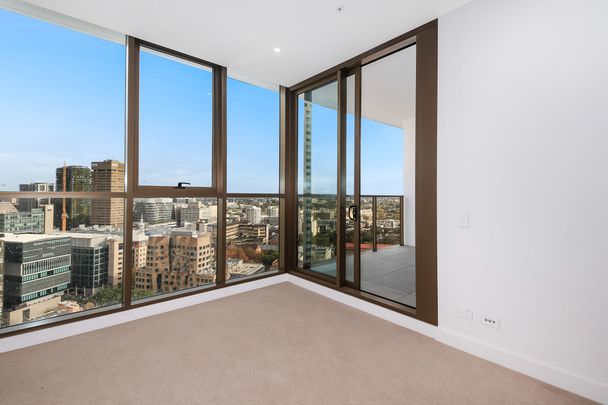 One bedroom plus large study in Level 27 - Photo 1