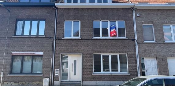 Appartement te huur in Merksem voor € 895 met 1 slaapkamer - Photo 2
