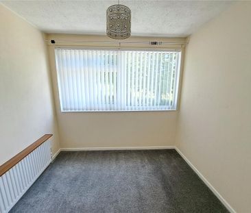 3 bedroom link detached house to rent - Photo 3