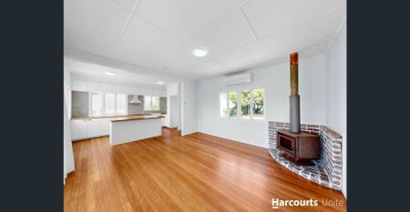 Fully renovated lowset home with stylish finishes in quiet street - Photo 4