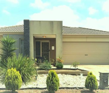 “Stunning 4BR Haven in James Wood!” - Photo 5