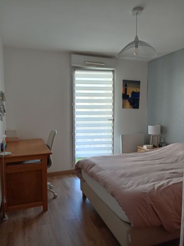 REIMS – Secteur Henry VASNIER appartement T2 meublé avec stationnement et balcon disponible de suite - Photo 2