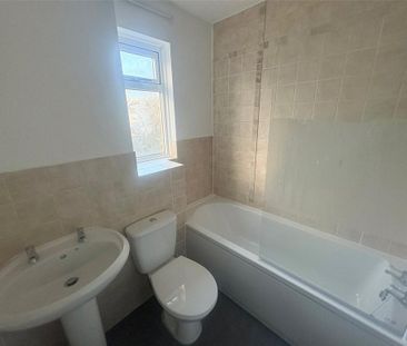 2 bedroom semi-detached house to rent - Photo 5