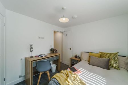 5 bedroom terraced house to rent - Photo 4