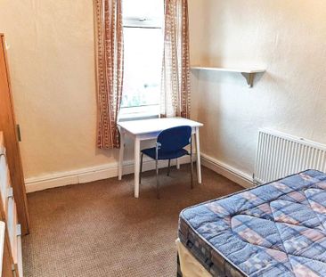 4 bedroom terraced house to rent - Photo 5