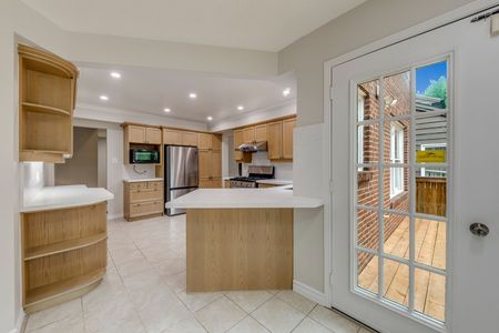 For Lease - 67 Cudmore Road, Oakville, Ontario - Photo 2