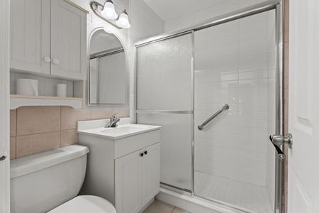 For Lease - 149 Mansfield Drive, Oakville, Ontario - Photo 2