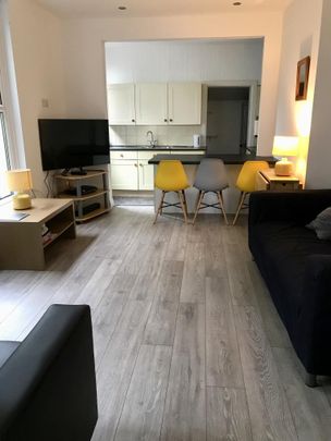 6 bedroom terraced house to rent - Photo 1