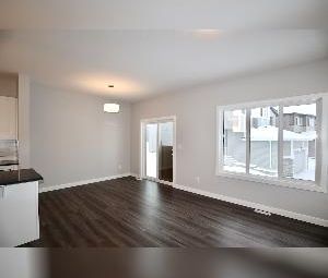 3 Bed 2.5 Bath Dbl Garage For Rent SW Orchards Edmonton - Photo 5