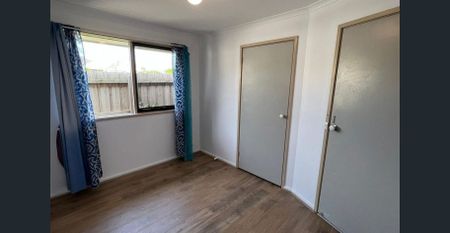 Charming Family Home in a Tranquil Court - Photo 4