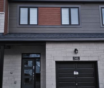 For Lease - 948 Eileen Vollick Crescent, Kanata, Ontario - Photo 4