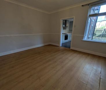 2 bedroom semi-detached house to rent - Photo 2