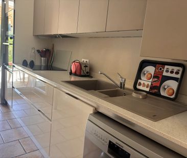 Location Appartement 3 pièces 59m² NICE 06200 - Photo 2