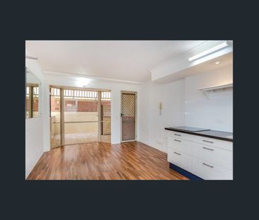 Ideal Inner City Oasis - 1 Bedroom unfurnished - Photo 5