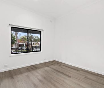 Classic Charm - Photo 4