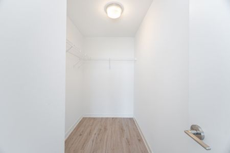 For Lease - 3005 Pine Glen Road Unit# 614, Oakville, Ontario - Photo 3