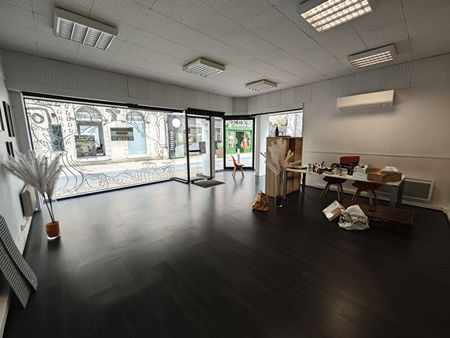 Location local commercial 2 pièces, 57.73m², Cholet - Photo 2