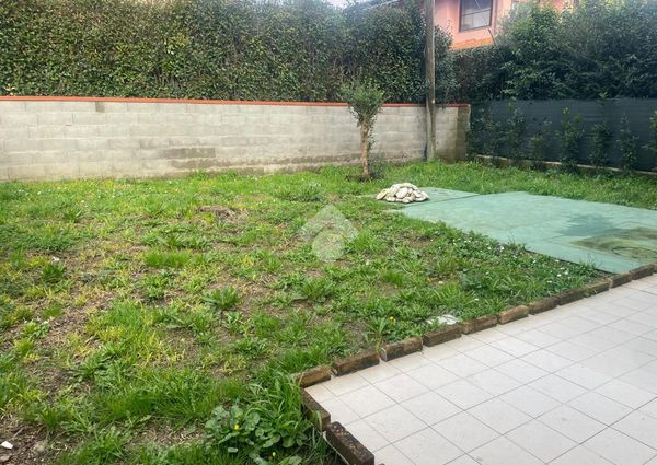 Casa indipendente in affitto