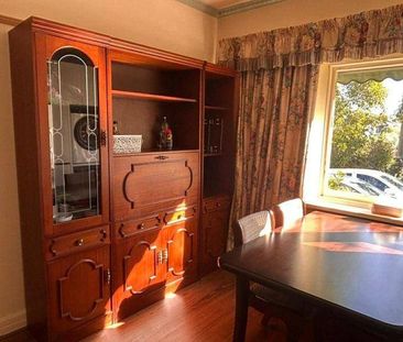 Private rooms, less than 10 minutes to Box Hill Central, and Deakin... - Photo 5