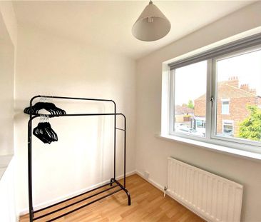 3 bedroom semi-detached house to rent - Photo 4