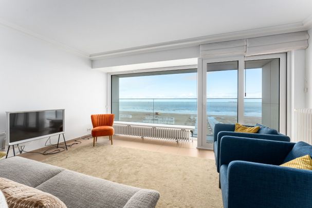 Mooi ruim appartement met 3 slk's op de Zeedijk in het Zoute - Photo 1