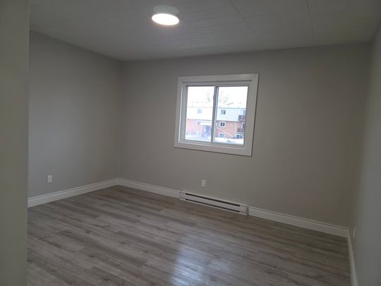 For Lease - 8800 Willoughby Drive Unit# 211, Niagara Falls, Ontario - Photo 1