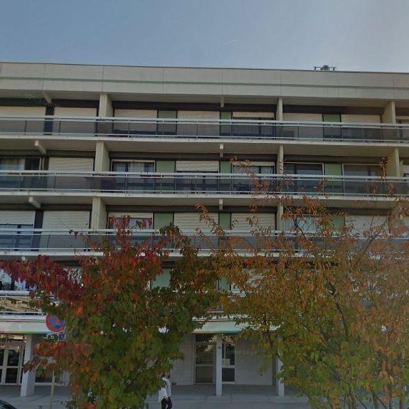 Location Appartement 3 pièces 70m² CHAMBERY 73000 - Photo 2