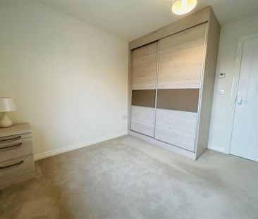 2 bedroom semi-detached house to rent - Photo 3