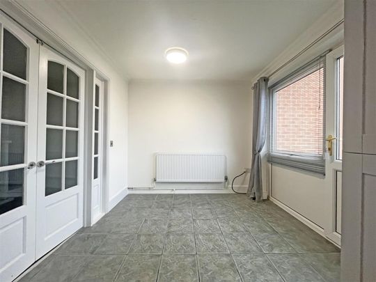 3 bedroom Terraced House to rent - Photo 1