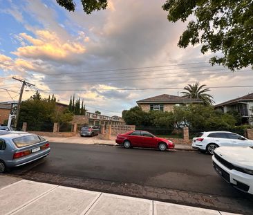 Elsternwick - Photo 3