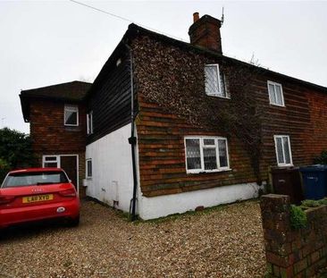 Bedroom Semi-detached Cottage In Farncombe, GU7 - Photo 5