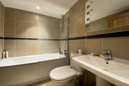 1 Bedroom - Photo 3
